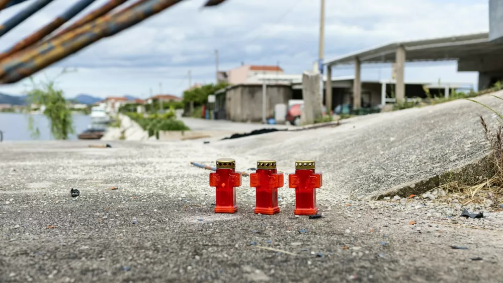 08.05.2025., Pogradina, Slivno - Automobilom sletili u Malu Neretvu. Troje mrtvih. Photo: Denis Kapetanovic/PIXSELL