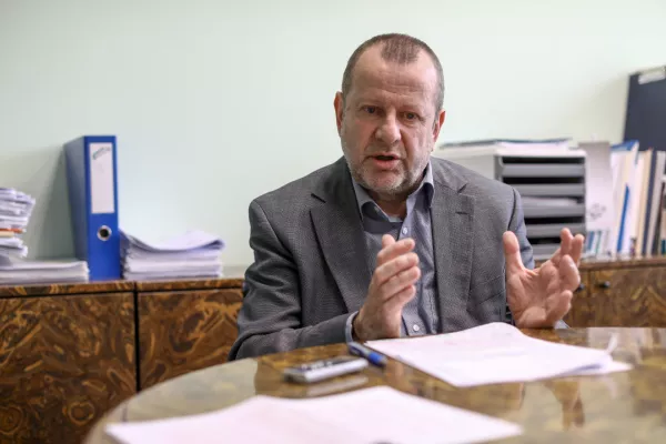 Dr. Darko Zupanc, direktor Državnega izpitnega centra: &raquo;Dosežek pri pisanju NPZ, ki traja zgolj eno uro, je precej zanesljivej&scaron;i napovednik uspeha učenca v srednji &scaron;oli in celo na maturi. &Scaron;olske ocene, ki jih učenec zbira vse &scaron;olsko leto, niso vselej realen kazalnik njegovega znanja.&laquo;