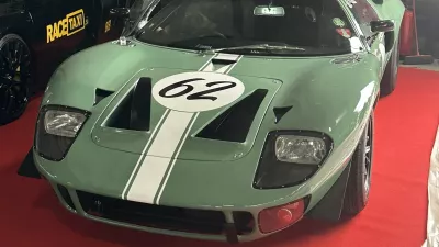 Ford GT40, ki je leta 1965 pogorel na dirki v Le Mansu, a so ga povsem obnovili. / Foto: Matjaž Terzič