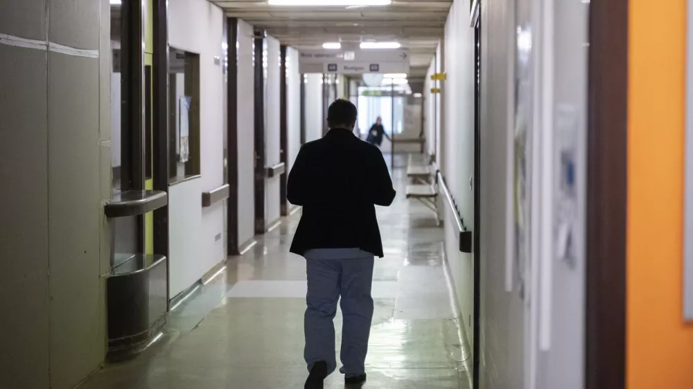 Del sprememb, ki so tesno povezane z novo zakonodajo, bodo v vladi in zdravstvenem resorju določili &scaron;ele naknadno. To velja denimo za merjenje obremenitev zdravstvenih delavcev. Fotografija je simbolična. Foto: Nik Erik Neubauer