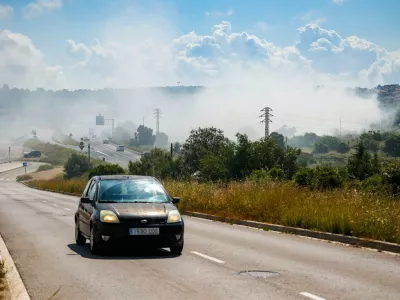 Strupeni oblak nad mestom Vilanova i la Geltr&uacute; pri Barceloni. Foto: Profimedia