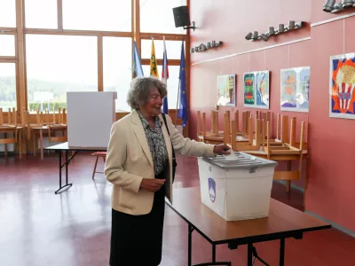 - 11.05.2025. Referendum 2025, O&Scaron; Dobrova. Foto: Bojan Velikonja 