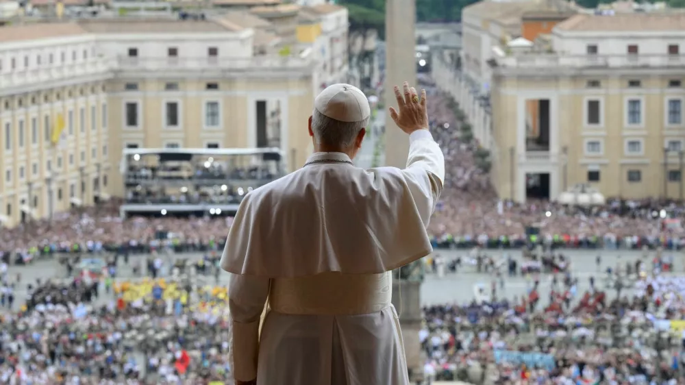 Pope Leo XIV leads a Regina Caeli prayer from the central balcony (Loggia delle Benedizioni) of St. Peter's Basilica, at the Vatican, May 11, 2025. Vatican Media/&shy;Francesco Sforza/Handout via REUTERS  ATTENTION EDITORS - THIS IMAGE WAS PROVIDED BY A THIRD PARTY.