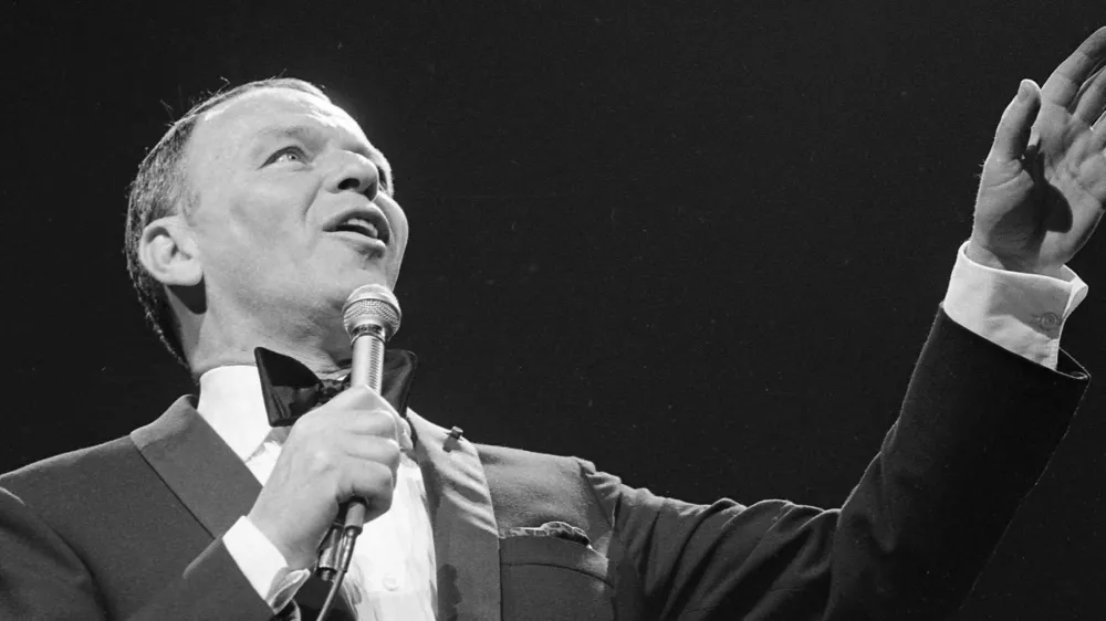 Frank Sinatra med nastopom v Madison Square Gardnu v New Yorku leta 1967, ko je izdal tudi eno svojih največjih uspe&scaron;nic. F Getty Images