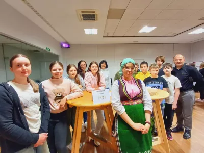 Učenci iz O&Scaron; Orehek so se posvetili spoznavanju makedonske kulinarike. Foto:&nbsp;Tina Jereb
