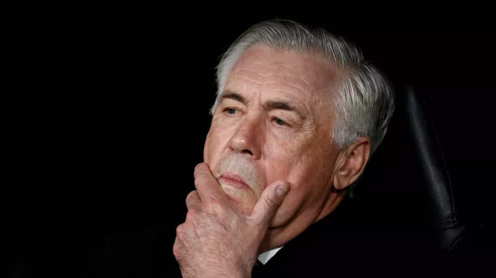 Soccer Football - Champions League - Quarter Final - Second Leg - Real Madrid v Arsenal - Santiago Bernabeu, Madrid, Spain - April 16, 2025 Real Madrid coach Carlo Ancelotti reacts before the match REUTERS/Juan Medina
