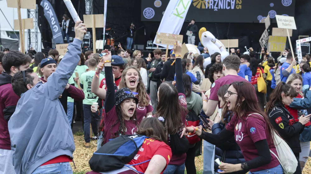 - 08.05. 2025 - &Scaron;kisova tržnica - &scaron;tudentje, alkohol, igre, zabava//FOTO: Jaka Gasar