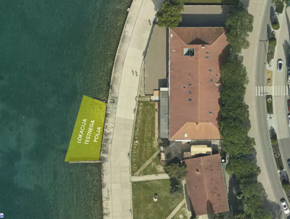 Na osrednjem delu portoro&scaron;ke plaže bodo v teh dneh postavili testno polje iz rečnega prodca. Foto: Okolje Piran