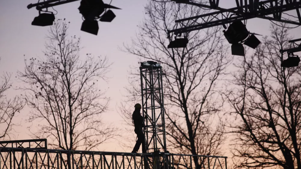 - ilustrativna fotografija - delo na vi&scaron;ini