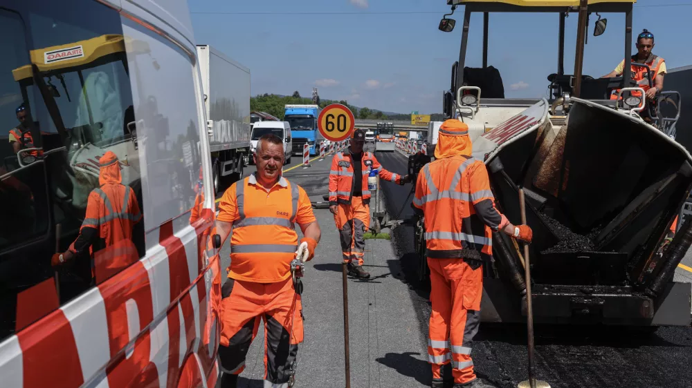 - 29.04.2025 - obnova &scaron;tajerske avtoceste, delo na cesti, viadukti, DARS//FOTO: Jaka Gasar