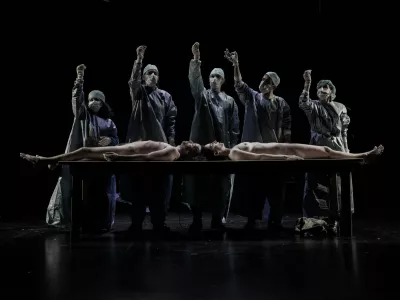 InkubatorRežija: Oliver FrljićFotografija: Matej Pov&scaron;e