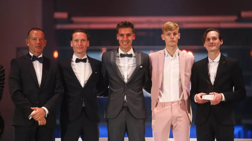 - Enzo Smrekar, predsednik SZS, Anže Lani&scaron;ek, Timi Zajc, Lovro Kos, Domen Prevc,- 15.05.2025. - Večer &Scaron;ampionov Smučarske Zveze Slovenije.//FOTO: Bojan Velikonja