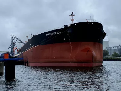 FILE PHOTO: The Capricorn Sun tanker is moored at Germany's port of Rostock, Germany, August 5, 2022. According to Refinitiv ship tracking data, the Capricorn Sun tanker loaded Mars Sour crude off the Louisiana coast in the United States and discharged at Rostock on August 3, 2022, as local refiners test alternatives to Russian oil.   REUTERS/Andreas Rinke/File Photo