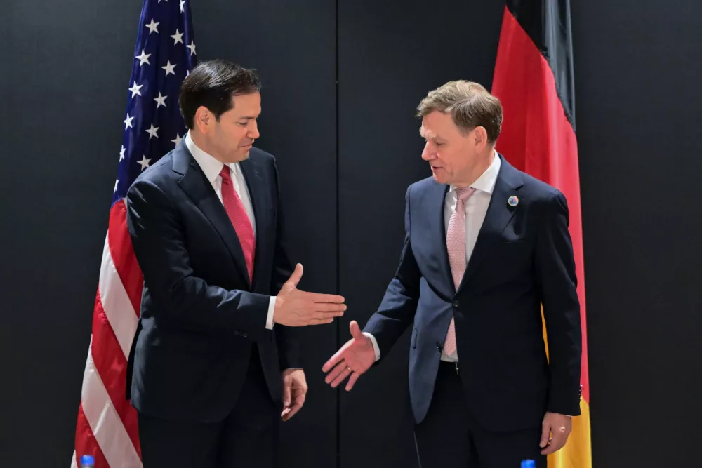 15 May 2025, Turkey, Belek: Johann Wadephul (R), Germany's Foreign Minister, and Marco Rubio, US Secretary of State, take part in talks during an informal meeting of NATO foreign ministers. Photo: Sebastian Christoph Gollnow/dpa