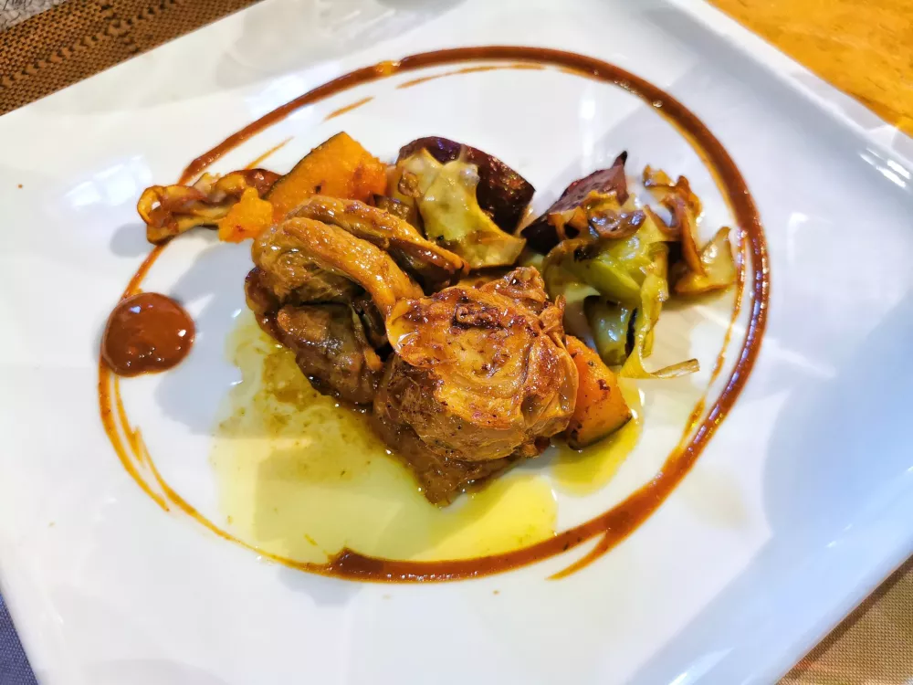 Kozličkova potrebu&scaron;ina, Gostilnica Ruj