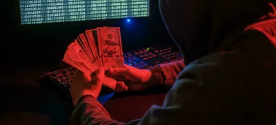 V neki tako imenovani nigerijski prevari, so goljufi žrtev oškodovali za 73 tisoč evrov. F Reuters