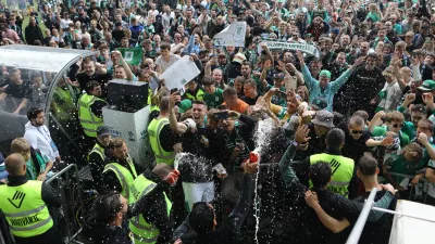 Slavje po tekmi. Foto: Luka Cjuha