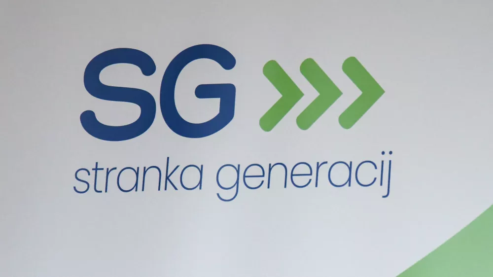 Ljubljana, DeSUS.Novinarska konferenca strank DeSUS in Dobra drzava, na kateri sta predsednika strank Vlado Dimovski in Smiljan Mekicar predstavila kljucne razloge za zdruzitev obeh strank v Stranko generacij, program nove stranke, ter priprave na kongres, kjer bodo glasovali o spojitvi obeh strank.