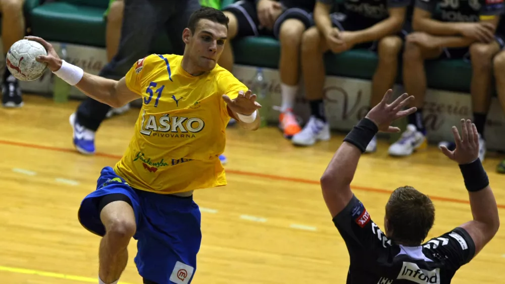 Borut Mačkov&scaron;ek- - rolomet - Celje La&scaron;ko: Gorenje Velenje, Leasing liga, 5. krog:- okometa&scaron;i velenjskega Gorenja so v 5. krogu 1. Leasing lige v gosteh premagali Celje Pivovarno La&scaron;ko s 25:24//FOTO: Jaka Gasar