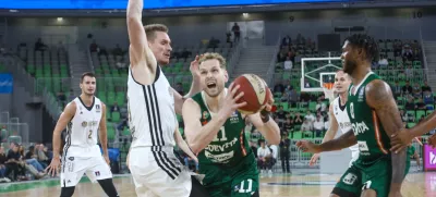 16.5.2025 košarka Olimpija Dubaj Foto Luka Cjuha