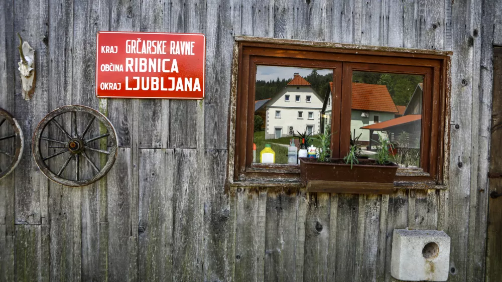 14.5.2025 - Grčarske Ravne so naselje v Občini Ribnica. Reportaža za ObjektivFoto: Luka Cjuha