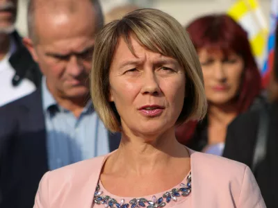 Eva Irgl, biv&scaron;a poslanka SDS, in Danijel Krivec, &scaron;e vedno poslanec SDS, sta opisala, da je bila Alenka Jeraj (na fotografiji) zaradi žaljivega tvita prizadeta. Foto: STA