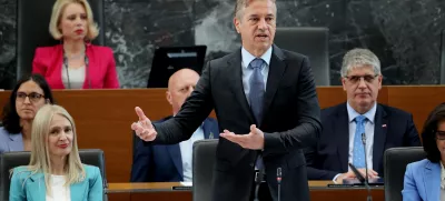 Ljubljana, DZ.Zacetek seje DZ s poslanskimi vprasanji predsedniku vlade Robertu Golobu.