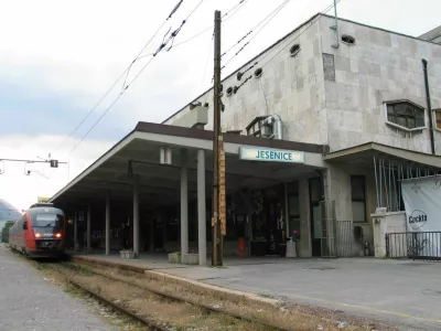 Železni&scaron;ka postaja Jesenice