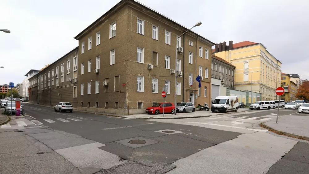 Maribor - Vo&scaron;njakova ulica - Socialne zadeve - Zapori - Zavod za prestajanje kazni zapora (ZPKZ) Maribor - Ilustracija - Tematika - Ilustracija - Maribor - Tematika - Avtor: Andrej Petelin&scaron;ek