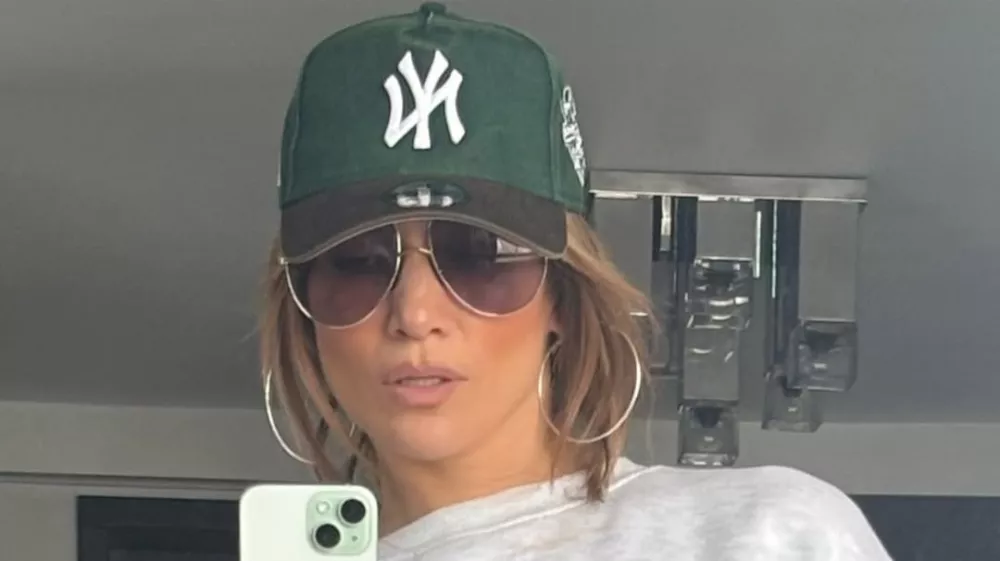 Jennifer Lopez se je zna&scaron;la v tožbi uličnega fotografa. F IG/JLo