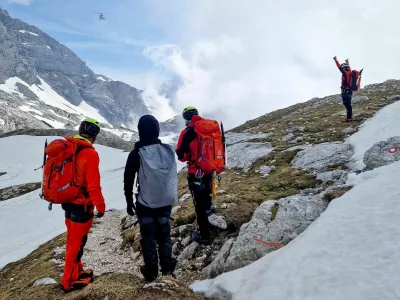 Z Grintovca so re&scaron;evali prezeblega planinca, ki je noč preživel na prostem. 