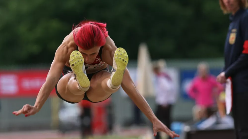 Nina Kolarič (skok v daljino)- 18. mednarodni atletski miting v počastitev dneva rudarjev Velenje 2013 - atletika//FOTO: Tomaž Skale