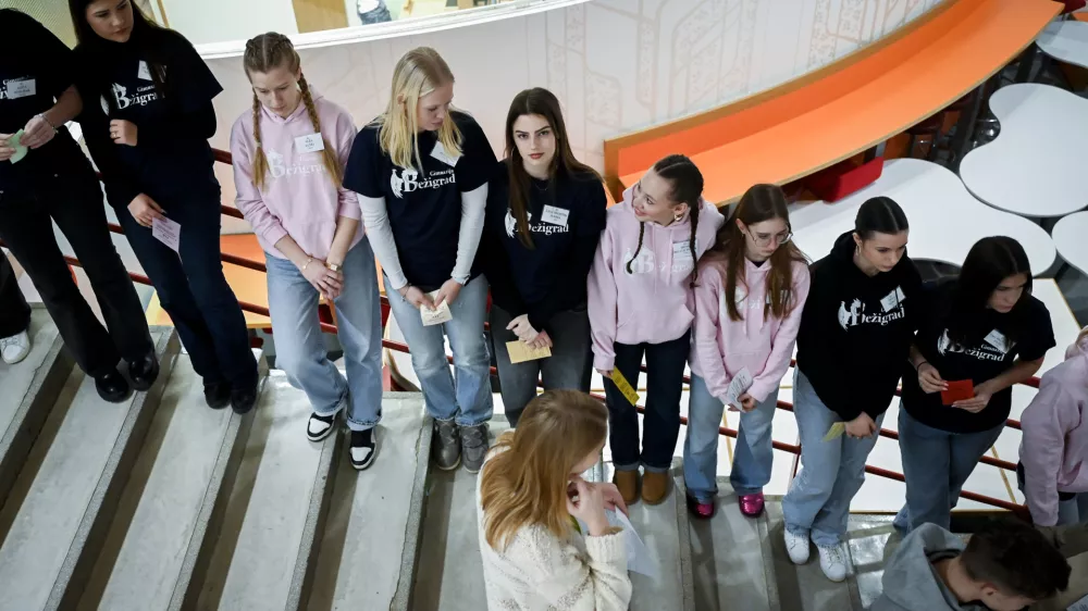 Gimnazija BežigradDijakiMladinaMladi&Scaron;ola&scaron;olanjeučenjenapredekprijateljstvo14.02.2025 Informativni dan na srednjih &scaron;olah in fakultetahFOTO: Nik Erik Neubauer