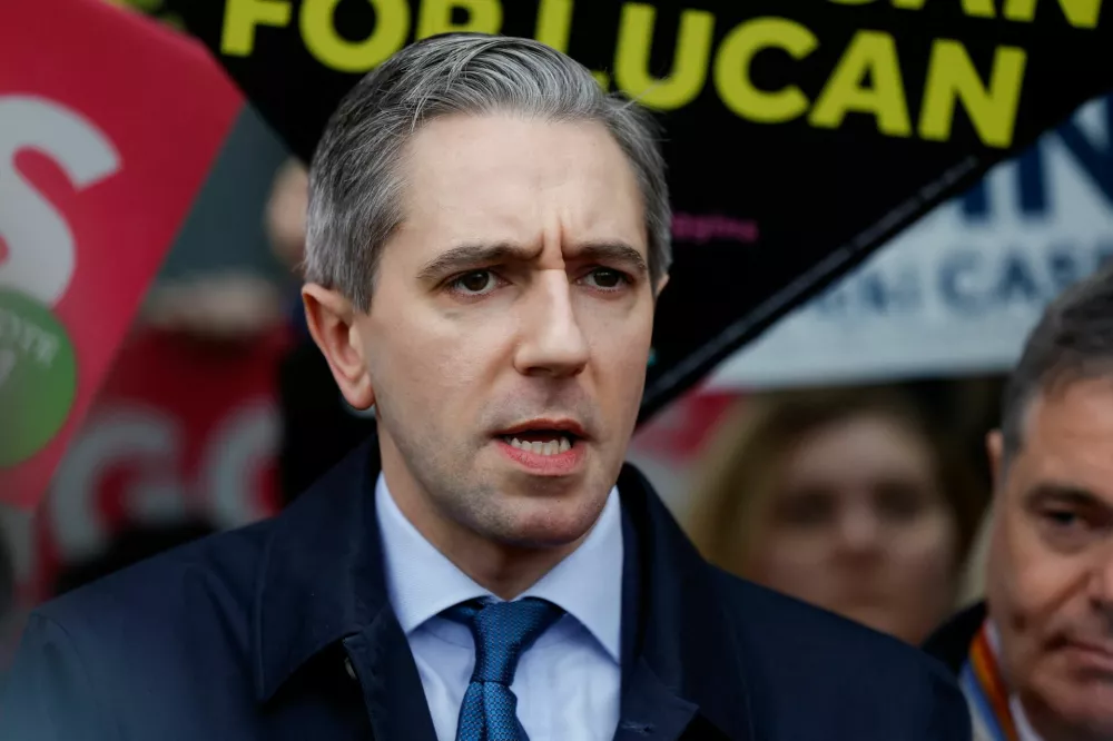 Ireland's Taoiseach (Prime Minister) and Fine Gael party leader Simon Harris attends a campaign event, ahead of Ireland's general election, in Lucan, near Dublin, Ireland November 28, 2024. REUTERS/Clodagh Kilcoyne