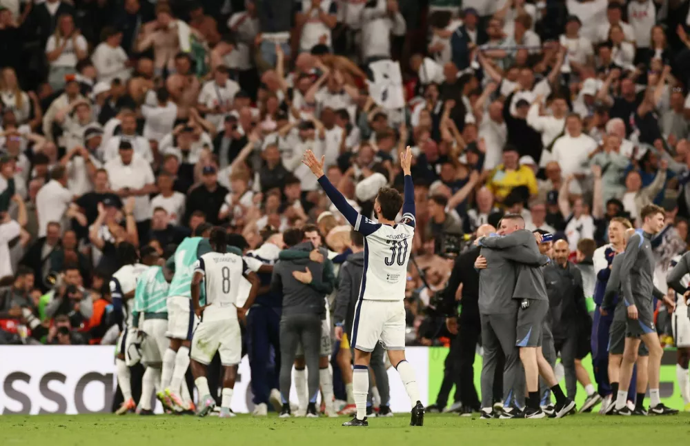 Soccer Football - Europa League - Final - Tottenham Hotspur v Manchester United - San Mames, Bilbao, Spain - May 21, 2025 Tottenham Hotspur's Rodrigo Bentancur celebrates after winning the Europa League REUTERS/Isabel Infantes