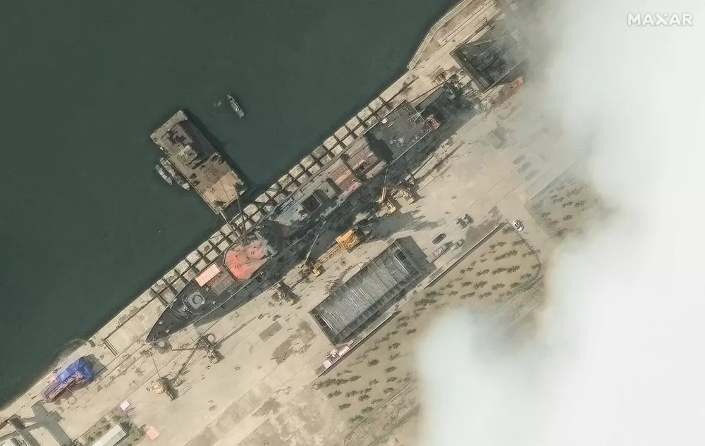 A satellite image shows the new North Korean warship at harbour before launch, in Chongjin, North Korea, May 18, 2025. Maxar Technologies /Handout via REUTERS  THIS IMAGE HAS BEEN SUPPLIED BY A THIRD PARTY. NO RESALES. NO ARCHIVES. MANDATORY CREDIT. MUST NOT OBSCURE LOGO.   TPX IMAGES OF THE DAY