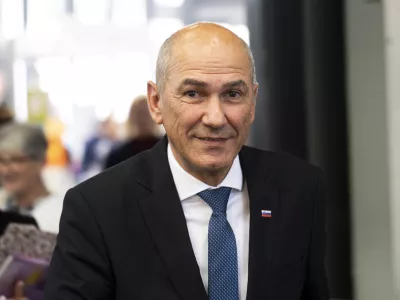 Vnovični &scaron;tiriletni mandat na čelu SDS bo za Jan&scaron;o, ki stranko vodi 32 let, deseti po vrsti. V tem času je imel protikandidata le leta 1993. Foto: Nik Erik Neubauer