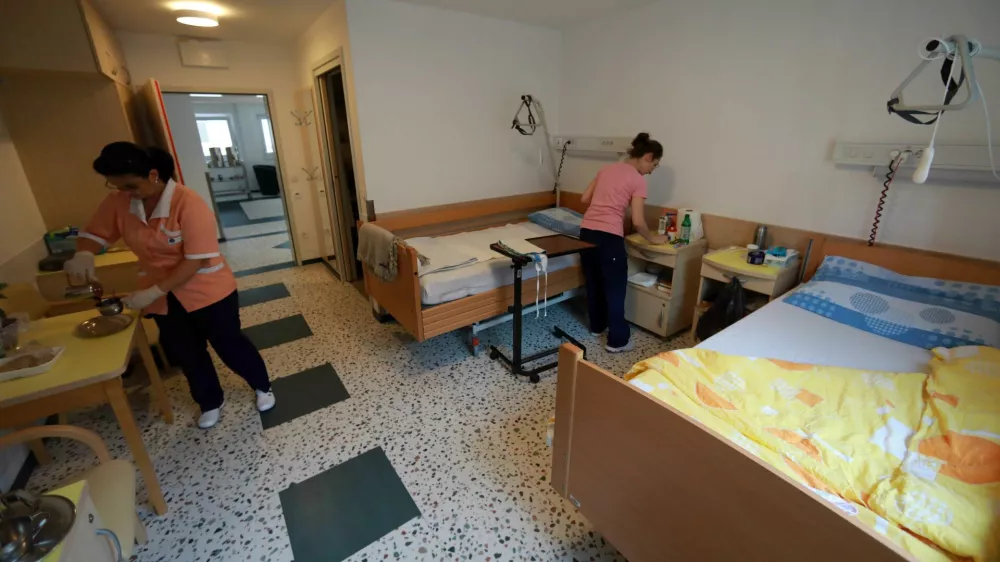 22.05.2025 -Dom uokojencev Center, enota Poljane, otvoritev prenovljenih prostorovdvoposteljna sobaFoto: Tomaž Skale