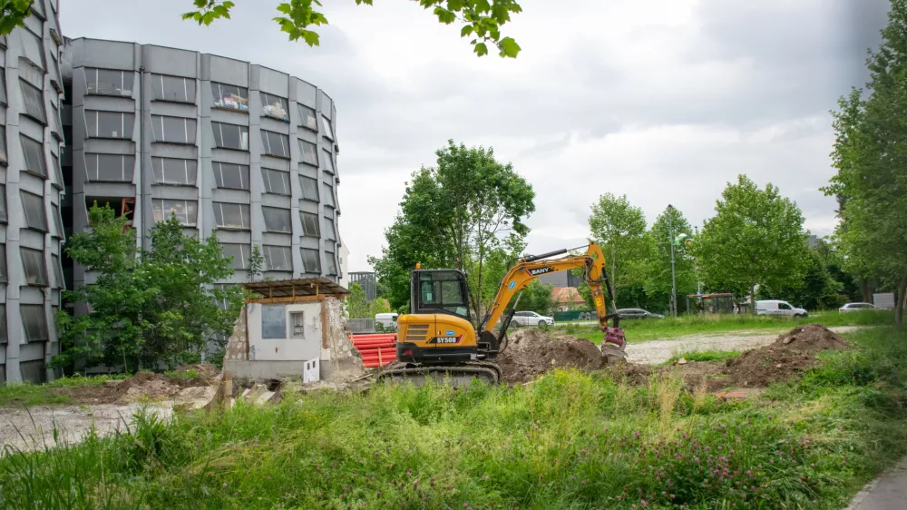 22.05.2025 - zaveti&scaron;če za brezdomce na Poljanski cesti - Poljanska cesta - gradbi&scaron;čeFoto: Voranc Kramberger