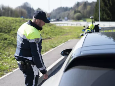 prometni nadzorpolicija - simbolična fotografijaprometna policijavarnost v prometupolicija na motorjihmotoristična policijaprehitri voznikiavtocestna policijaalkotestalkohol v prometu08.04.2025 Policijski nadzor, počivali&scaron;če PovodjeFOTO: Nik Erik Neubauer