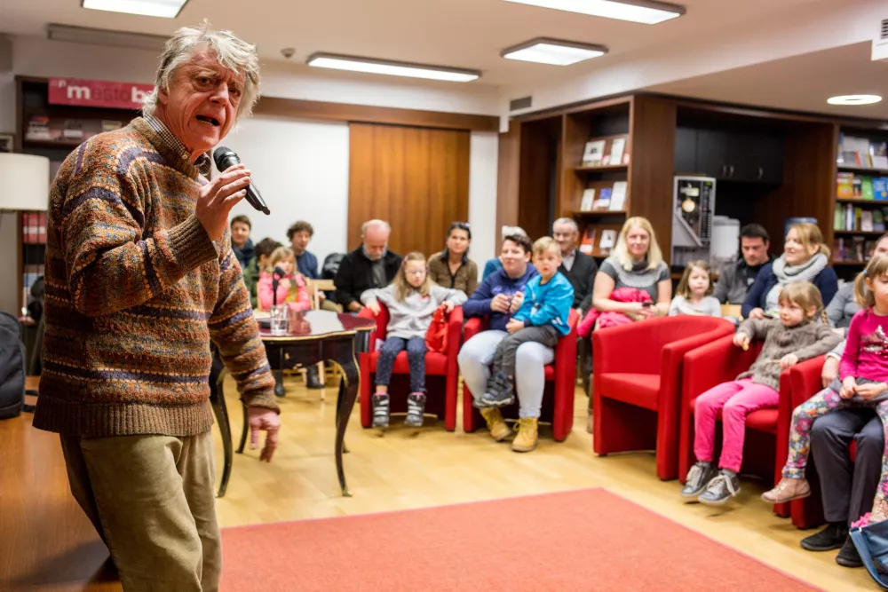 - Andrej Rozman Roza - knjigarna Konzorcij- 08.02.2017 - Pre&scaron;ernov dan - slovenski kulturni praznik, 8. februar - /FOTO: Matjaž Ru&scaron;t