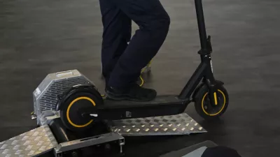 Naprava danskega proizvajalca BM autoteknik A/S je trenutno edini tovrstni merilnik v Sloveniji. Policija je napravo, ki v Sloveniji ni certificirana, dobila marca, od takrat jo preizku&scaron;ajo in si jo predajajo med policijskimi postajami. Foto: Nik Erik Neubauer