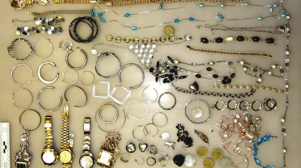 ukradeni nakit in ročne ure