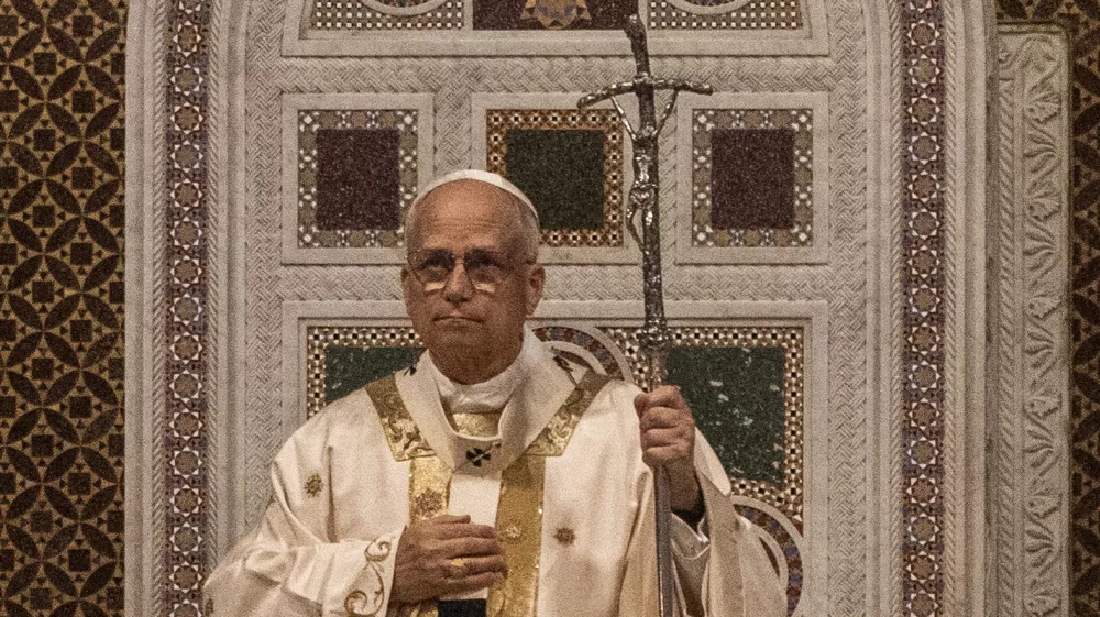 25 May 2025, Italy, Rome: Pope Leo XIV leads a holy mass in the Roman Cathedral in the Papal Basilica of Saint John Lateran in Rome. Pope Leo XIV declared himself a Roman and completed the formalities to become bishop of Rome. Photo: Oliver Weiken/dpa
