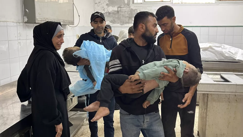 Samo v soboto, ko je izraelska vojska po besedah svojih predstavnikov izvedla &raquo;več kot sto napadov na teroriste&laquo;, je umrlo 79 Palestincev. Foto: DPA