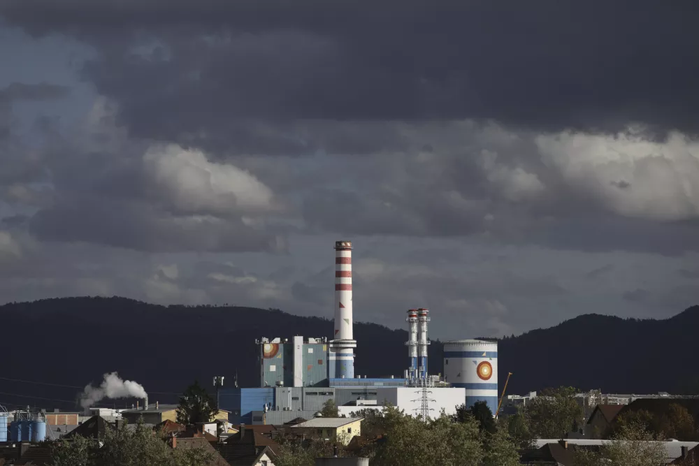 - 06.11.2023 - Termoelektrarna Toplarna Ljubljana Moste, TE-TOL - vroči zagonski preizkus nove plinsko-parne enote //FOTO: Luka Cjuha