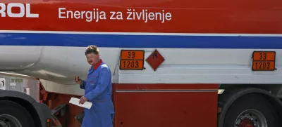cisterna za prevoz goriva- PETROL d.d. - Petrolovo skladišče goriv Zalog - Kašelj, //FOTO: Bojan Velikonja