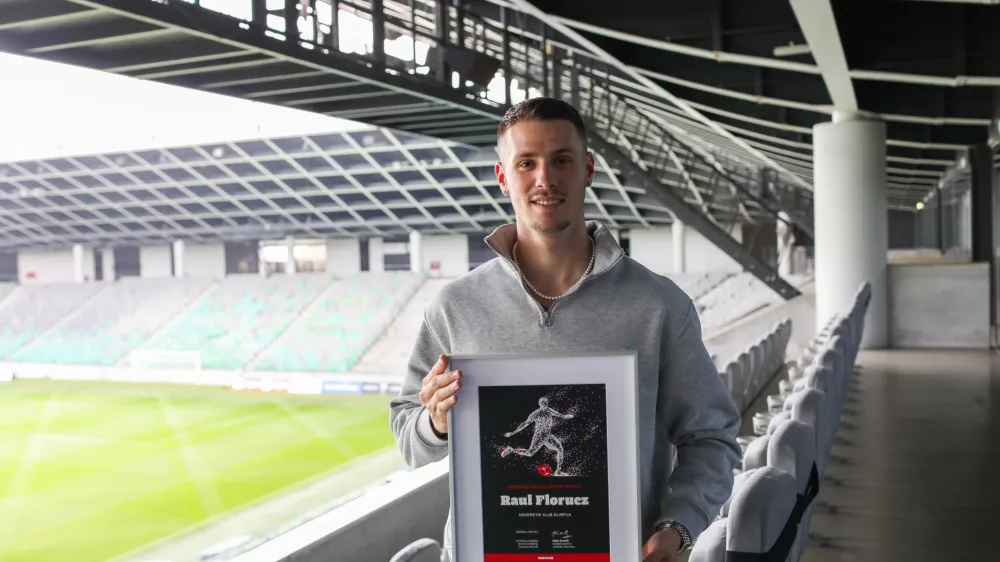 Raul Florucz, najbolj&scaron;i nogometa&scaron; slovenske lige po izboru Dnevnika: Predsednik kluba Adam Delius je zame postavil ceno pet milijonov evrov. Tudi sam želim, da Olimpija postavi rekord z vi&scaron;ino od&scaron;kodnine, ki jo bo prejela. Bomo videli. Foto: Bojan Velikonja