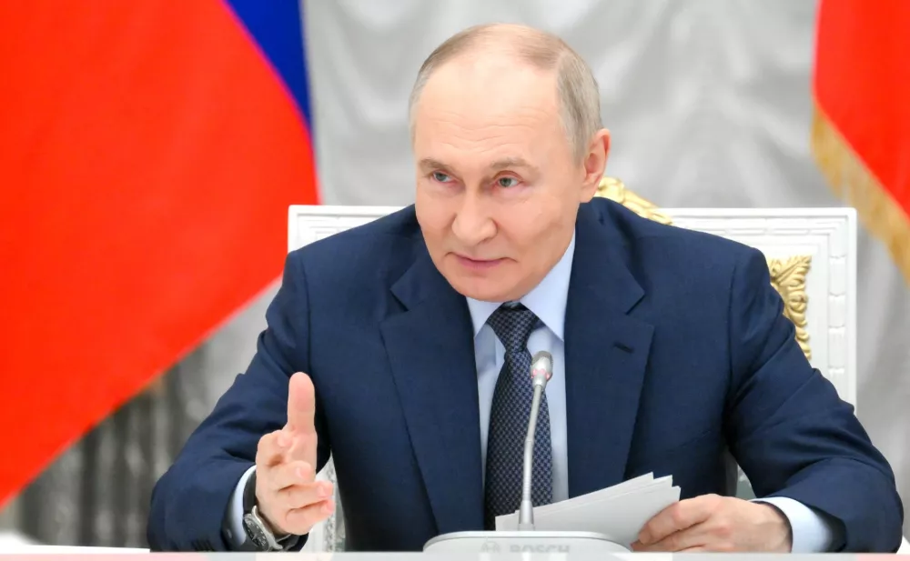 HANDOUT - 27 May 2025, Russia, Moscow: Russian President Vladimir Putin speaks during a meeting of the Russia - Land of Opportunities Supervisory Board at the Kremlin. Photo: -/Kremlin/dpa - ATTENTION: editorial use only and only if the credit mentioned above is referenced in full