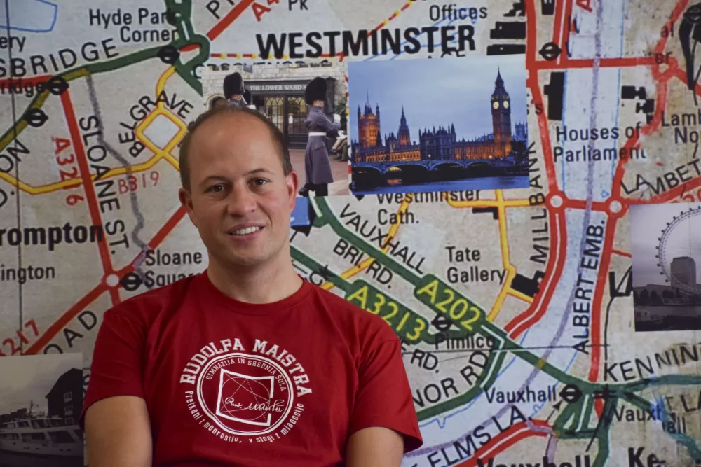 Milan Mandeljc, profesor angle&scaron;čine

Matura jih prisili, da se trudijo do zadnjega dne, da ostanejo v mentalni in &scaron;tudijski kondiciji &ndash; verjetno najbolj&scaron;i v življenju.